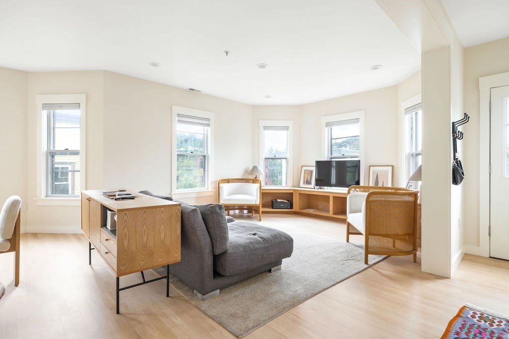 56 Gorham ST #3, Somerville, MA Photo #11