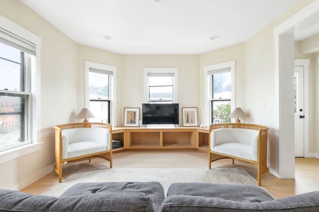 56 Gorham ST #3, Somerville, MA Photo #10