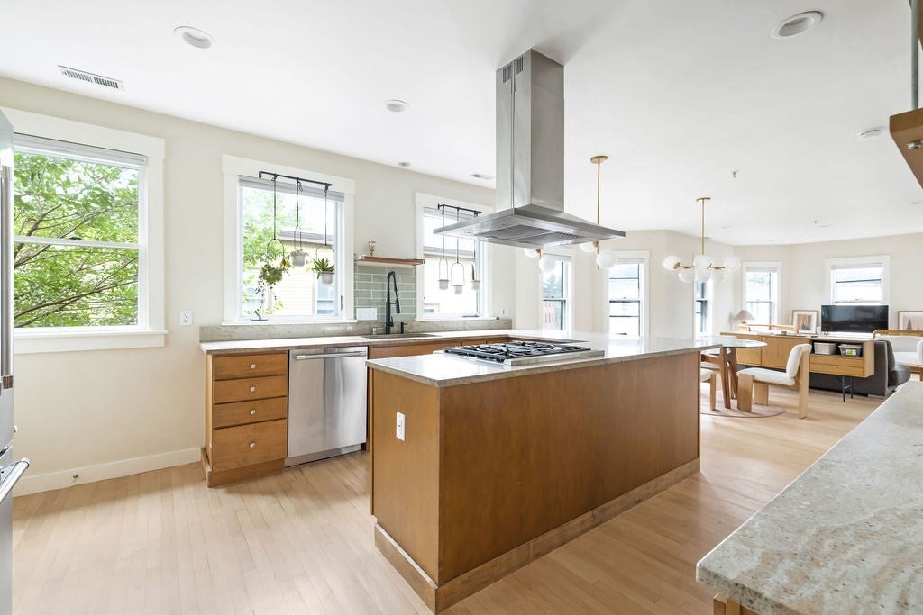 56 Gorham ST #3, Somerville, MA Photo #5