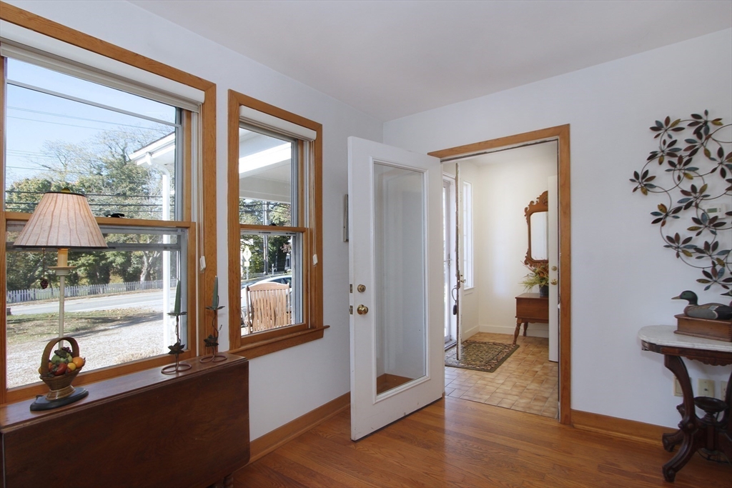 545 W Falmouth Hwy 4
