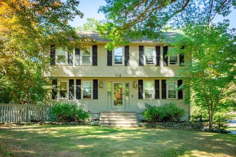 114 Graham Hill Dr Hanover MA 02339