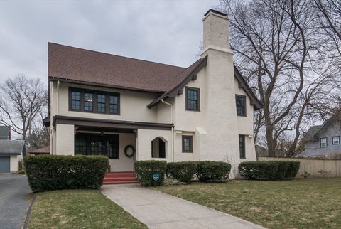 Photo of 43 Oxford St, Springfield, MA 01108 (MLS # 73491426)