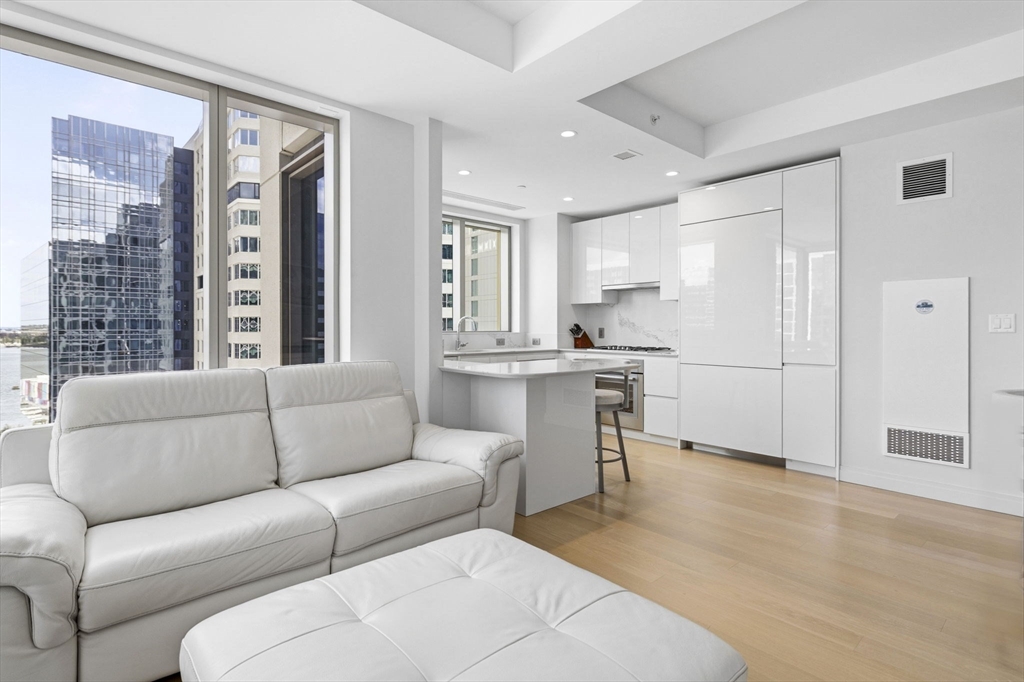 133 Seaport Blvd 1602