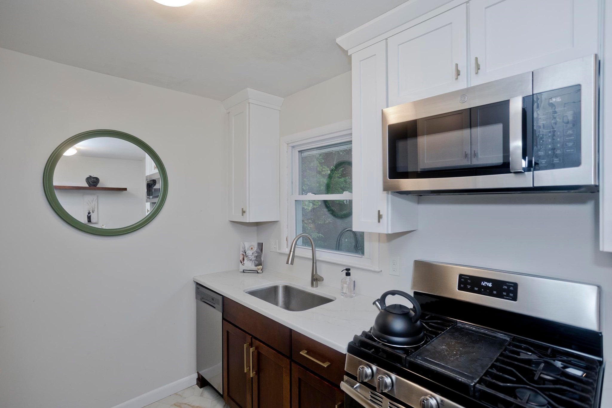 27 E Green St, Easthampton, MA, 27 E Green St, Easthampton, MA Photo #15