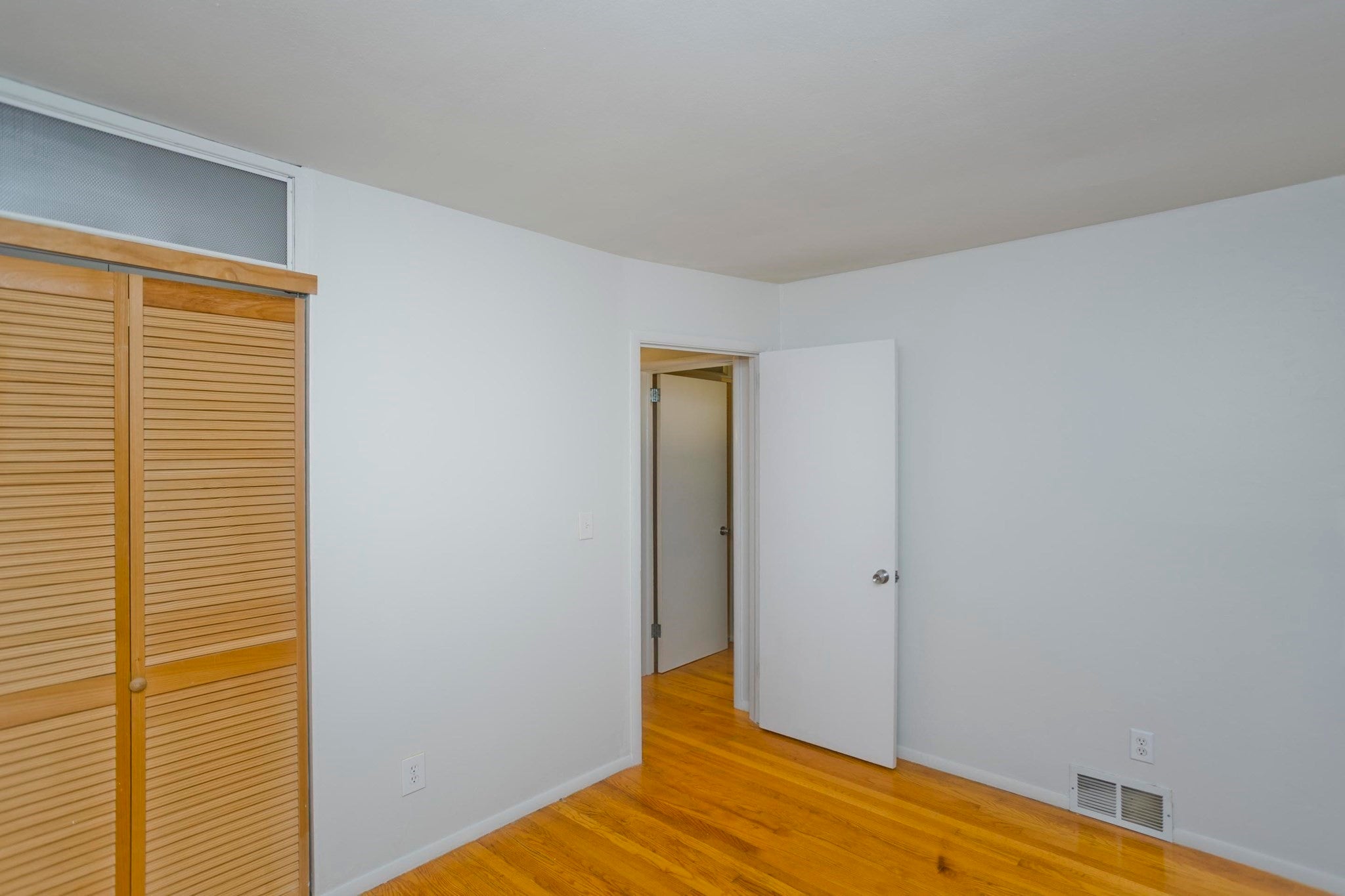27 E Green St, Easthampton, MA, 27 E Green St, Easthampton, MA Photo #26