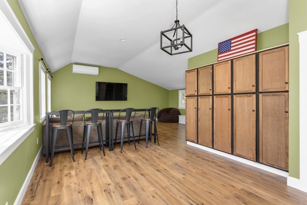 15 Mayflower Road