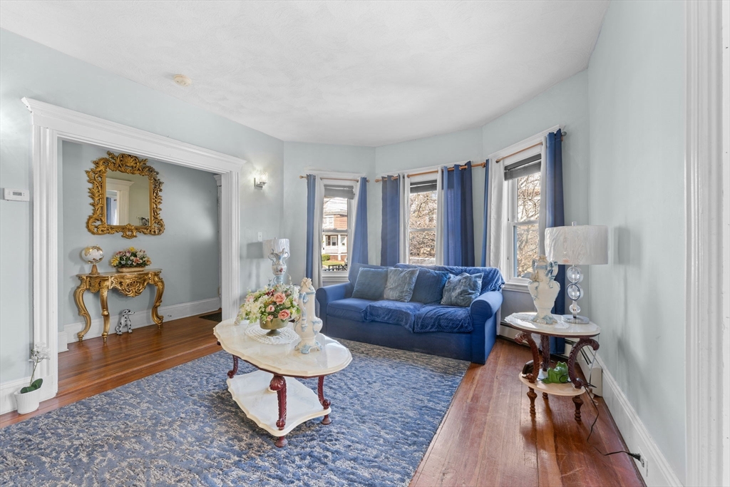 92 Sheridan Ave