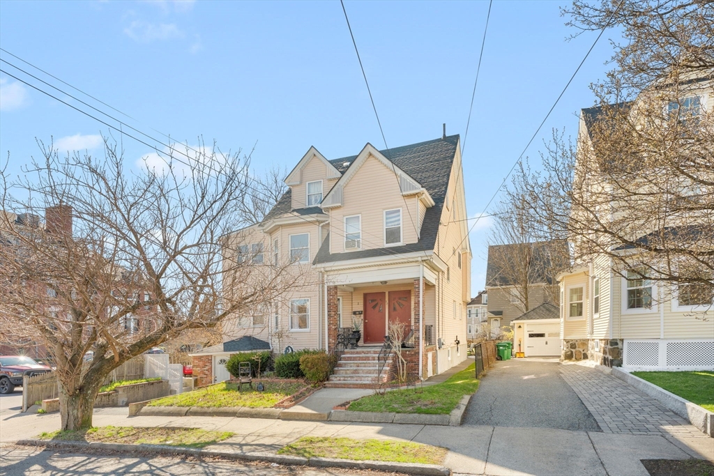 92 Sheridan Ave