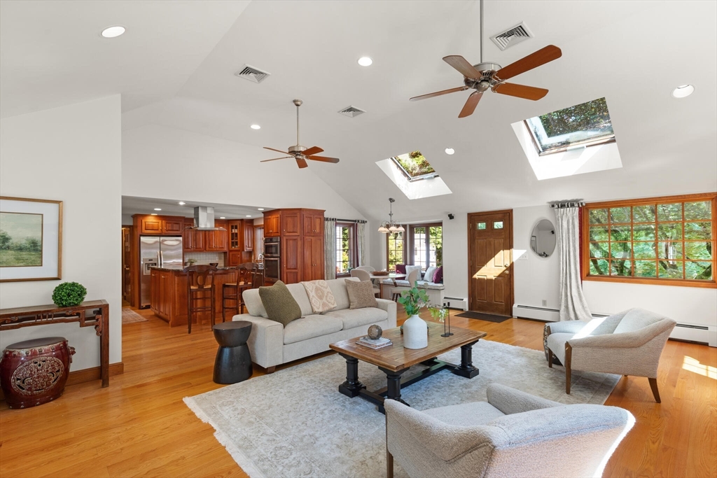 8 Glen Dr