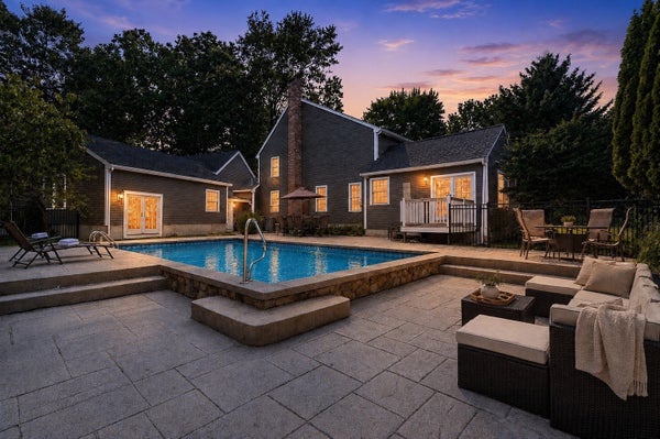 55 KING ARTHUR WAY, MANSFIELD, MA 02048 - Image ca488cdbb9695367fe6d5fb3aff52b52/366817515