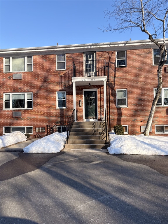 262 Regency Park Dr 262