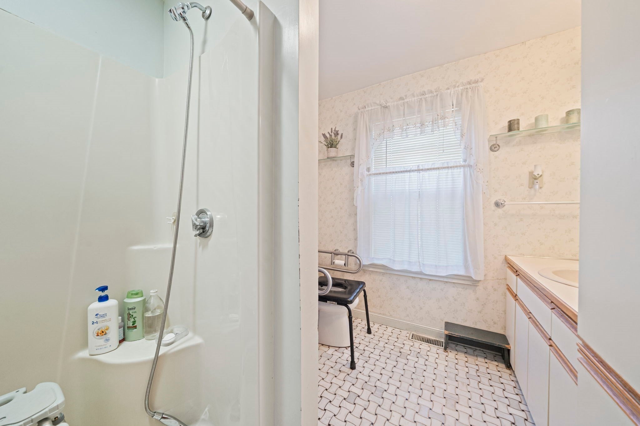 305 South Franklin St, Holbrook, MA Photo #10