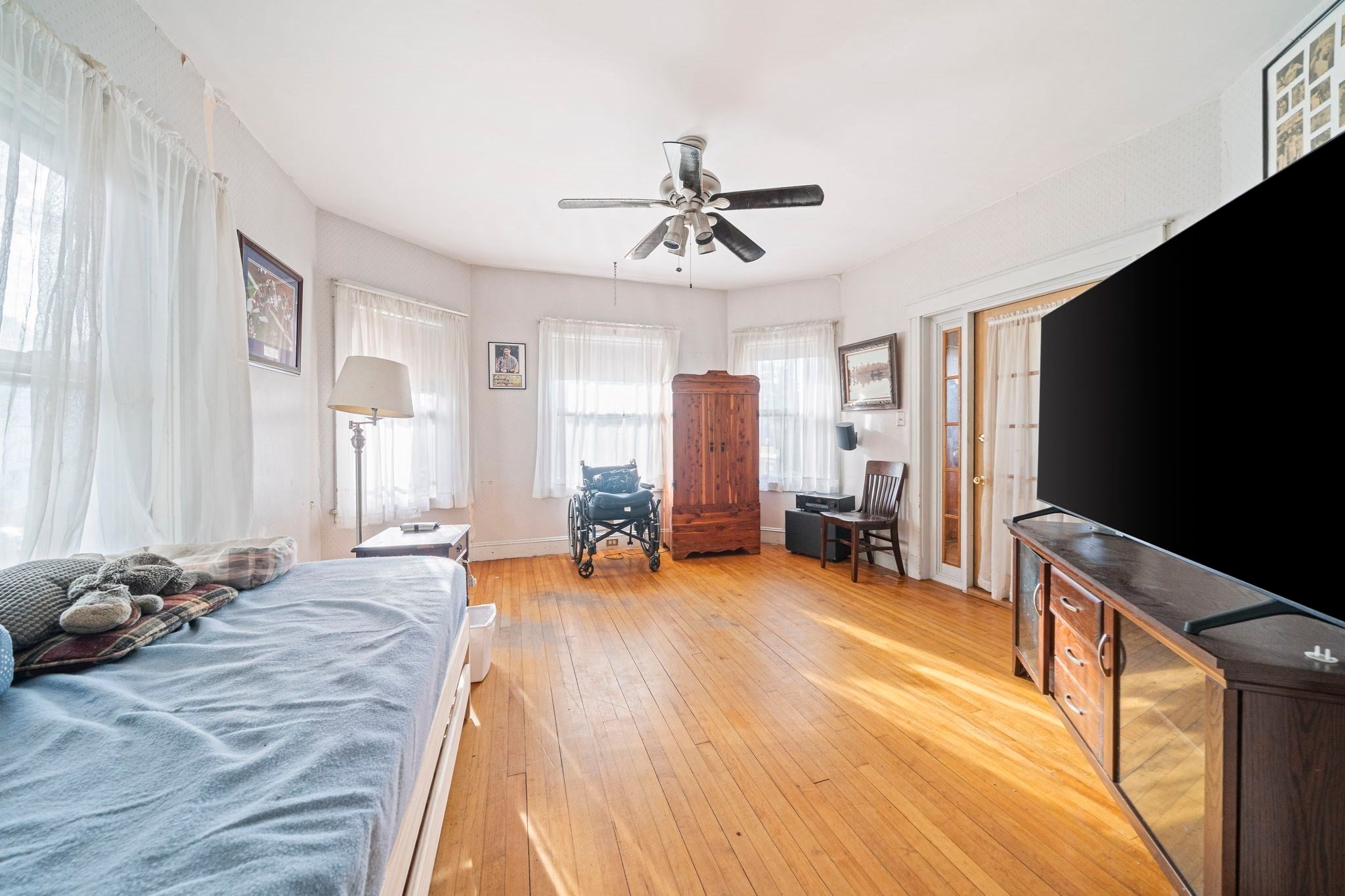 305 South Franklin St, Holbrook, MA Photo #14