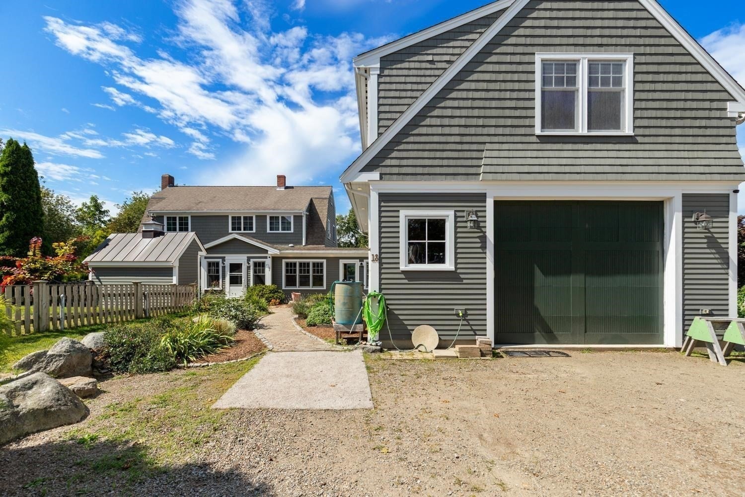 18 Holly St
