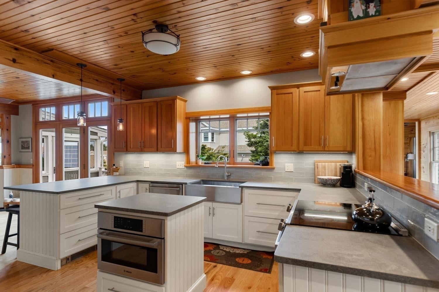 18 Holly St, Gloucester, MA, 18 Holly St, Gloucester, MA Photo #6