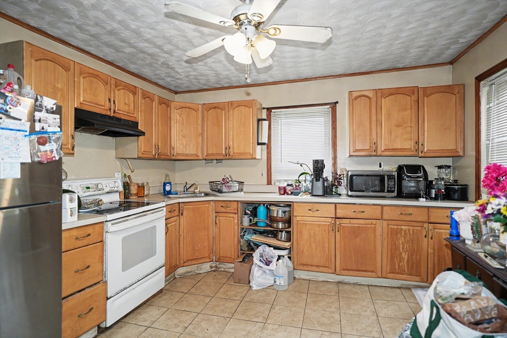 31 East Walnut Street, Taunton, MA Photo #10