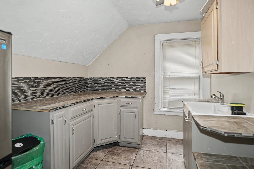 31 East Walnut Street, Taunton, MA Photo #16