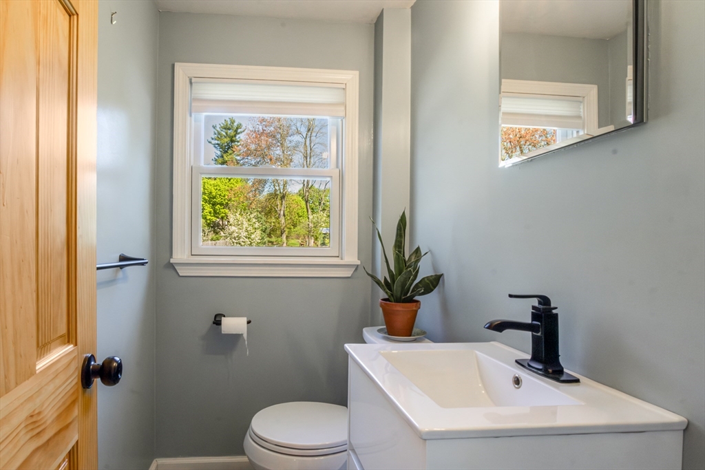 196 Center St, Groveland, MA Photo #11