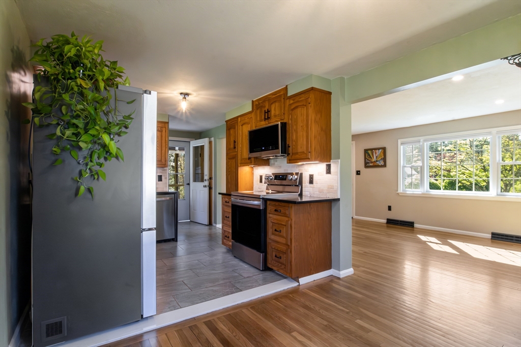 196 Center St, Groveland, MA Photo #8