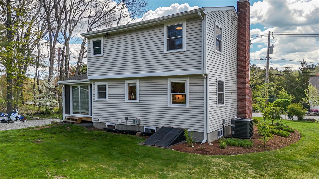 196 Center St, Groveland, MA Photo #27