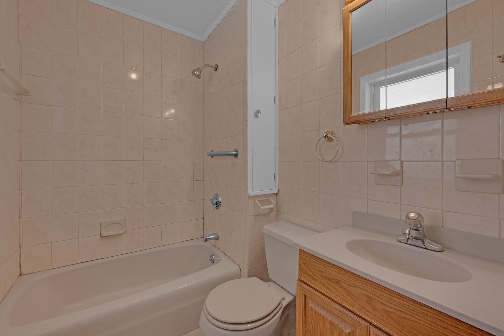 90 Sayles St, Southbridge, MA Photo #11