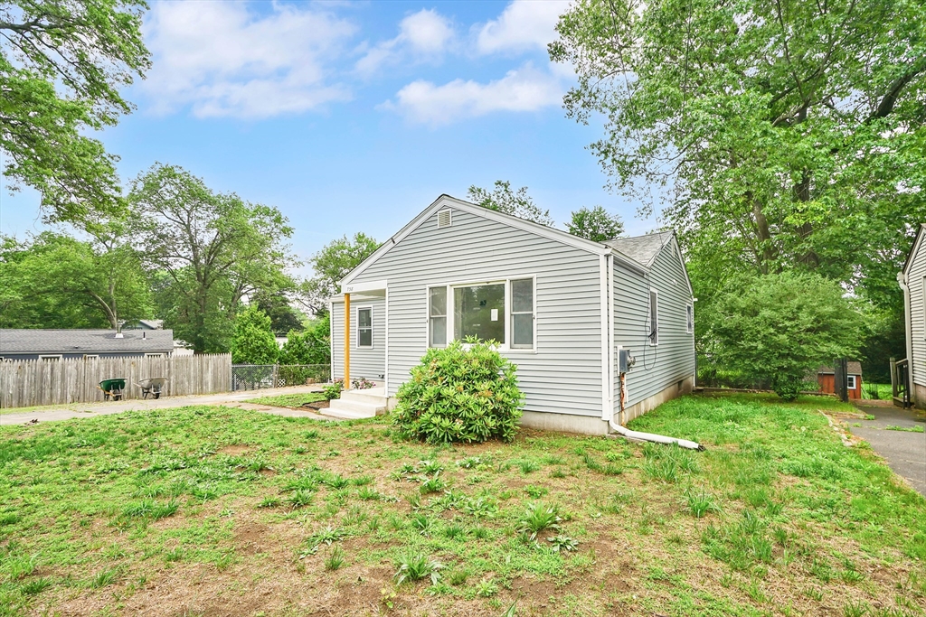 738 Piper Rd