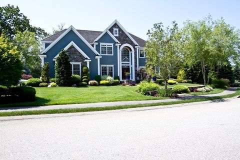 10 Woodbury Ln Middleton MA 01949