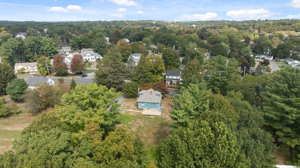 326 William St