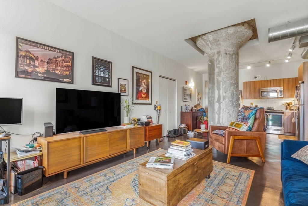 9 Medford St 302