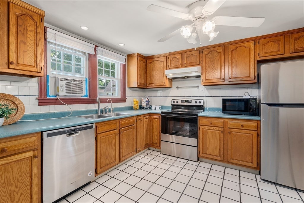515 Lake Avenue, Worcester, MA, 515 Lake Avenue, Worcester, MA Photo #2