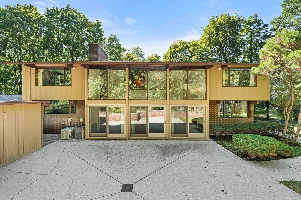 7 Arnold Rd