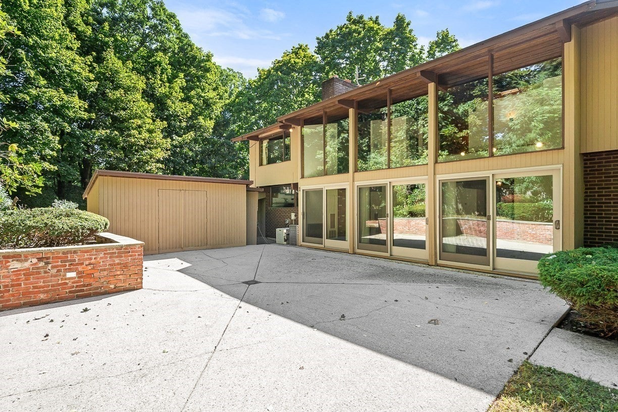 7 Arnold Rd