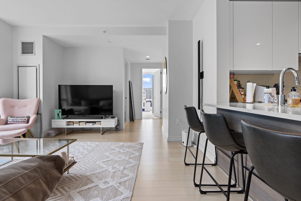 1 Franklin St 2110