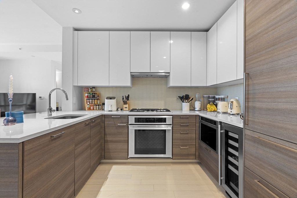 1 Franklin St 2110
