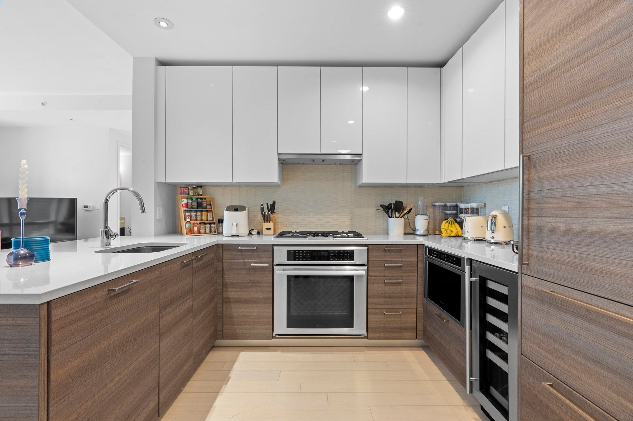 1 Franklin St 2110