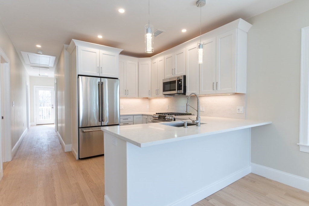 105 Neponset Ave. 105