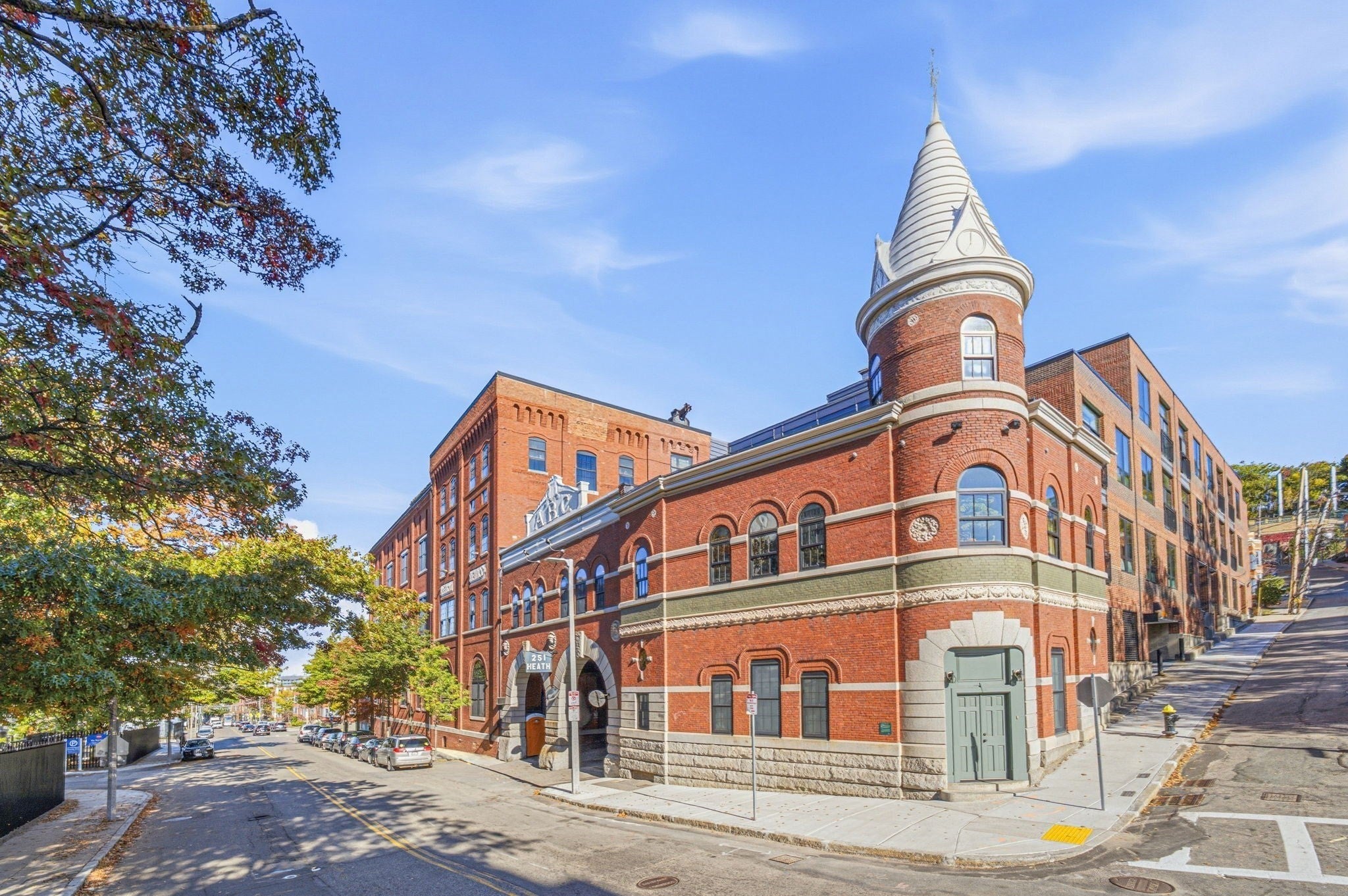 251 Heath St 511
