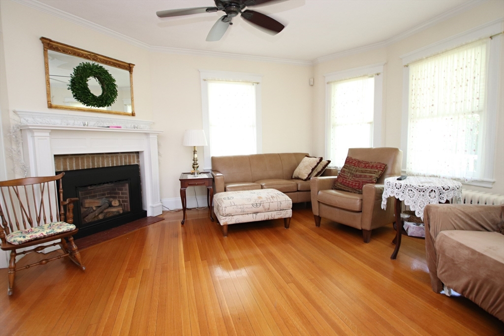 Saugus, Massachusetts 01906, United States, 4 Bedrooms Bedrooms, ,3 BathroomsBathrooms,Residential,Active,134851