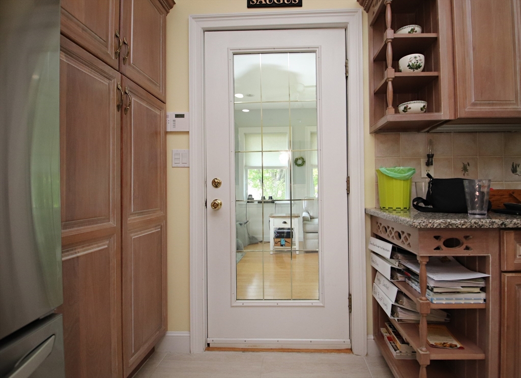 Saugus, Massachusetts 01906, United States, 4 Bedrooms Bedrooms, ,3 BathroomsBathrooms,Residential,Active,134851