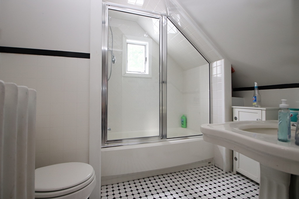 Saugus, Massachusetts 01906, United States, 4 Bedrooms Bedrooms, ,3 BathroomsBathrooms,Residential,Active,134851