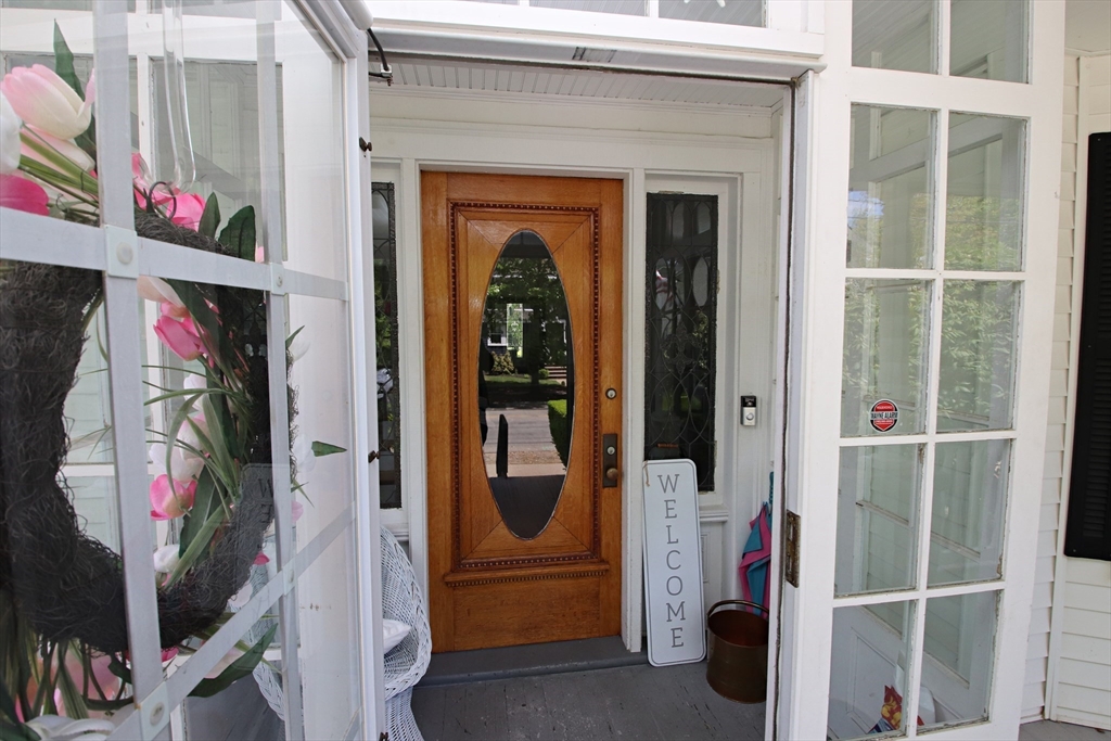 Saugus, Massachusetts 01906, United States, 4 Bedrooms Bedrooms, ,3 BathroomsBathrooms,Residential,Active,134851