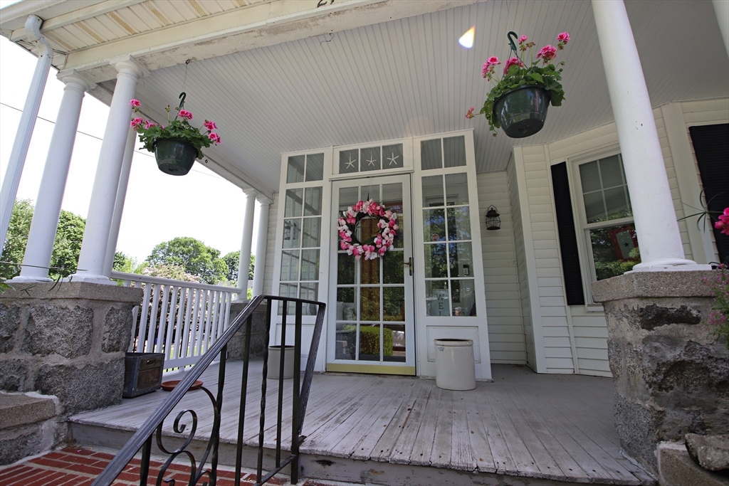 Saugus, Massachusetts 01906, United States, 4 Bedrooms Bedrooms, ,3 BathroomsBathrooms,Residential,Active,134851