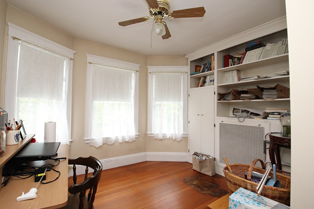 Saugus, Massachusetts 01906, United States, 4 Bedrooms Bedrooms, ,3 BathroomsBathrooms,Residential,Active,134851