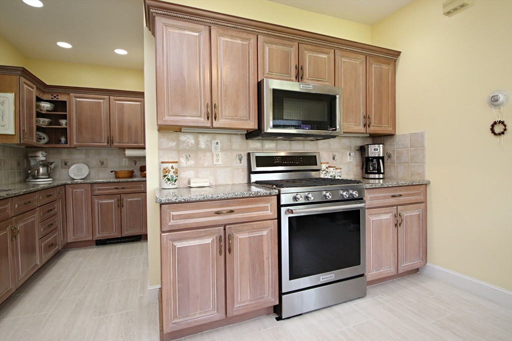 Saugus, Massachusetts 01906, United States, 4 Bedrooms Bedrooms, ,3 BathroomsBathrooms,Residential,Active,134851