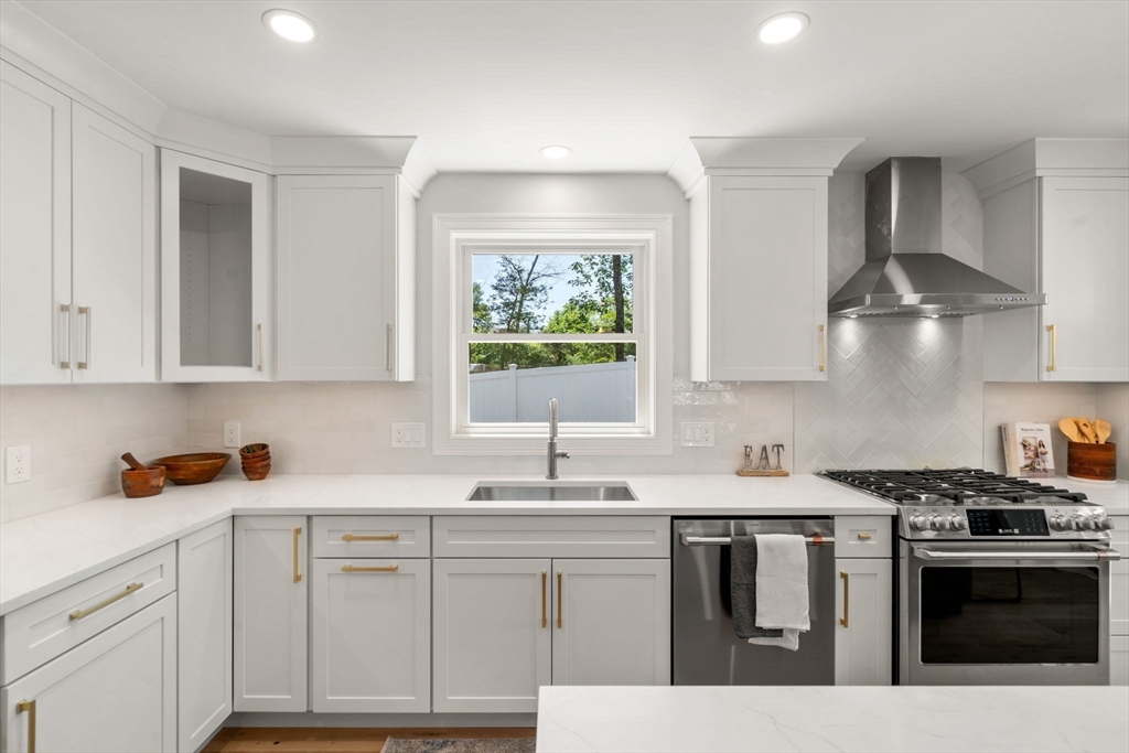 2 Suncrest Ave