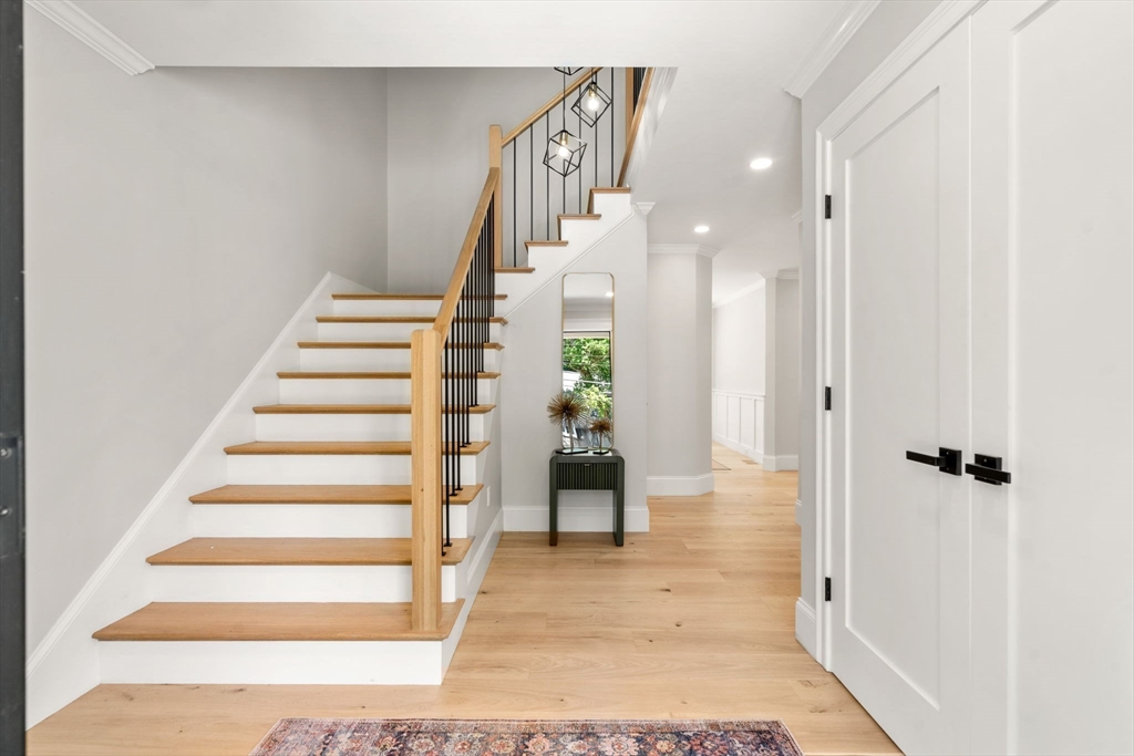 2 Suncrest Ave