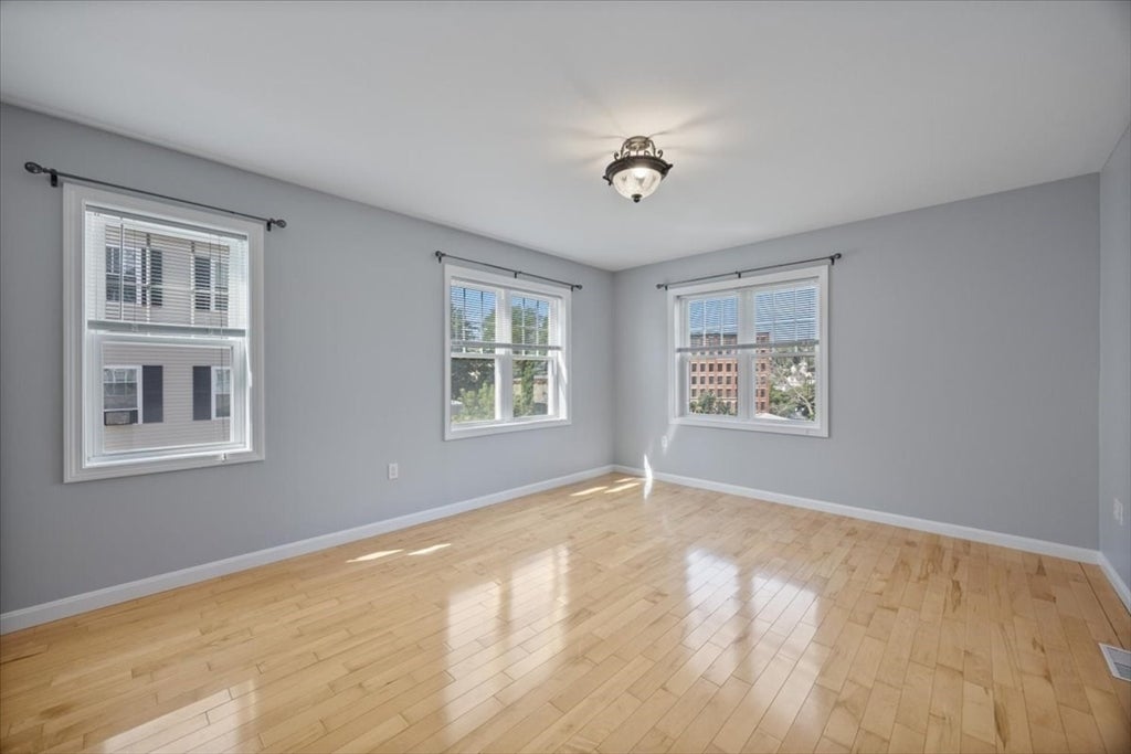 122 Locust St #4, Haverhill, MA Photo #9