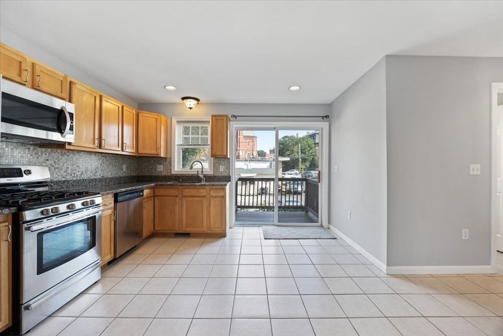 122 Locust St #4, Haverhill, MA Photo #7