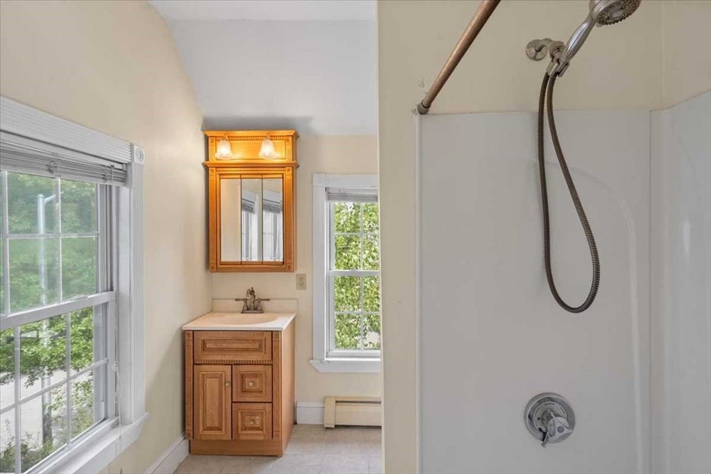 8 Crown St #8, Worcester, MA, 8 Crown St #8, Worcester, MA Photo #22