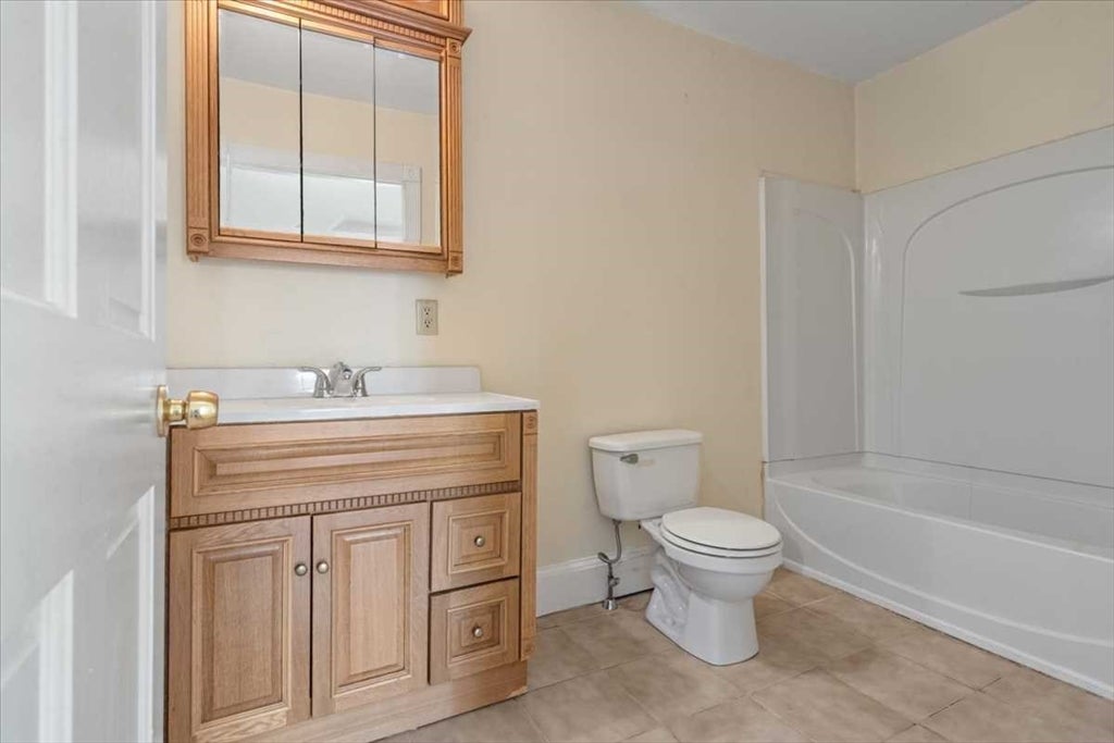 8 Crown St #8, Worcester, MA, 8 Crown St #8, Worcester, MA Photo #25